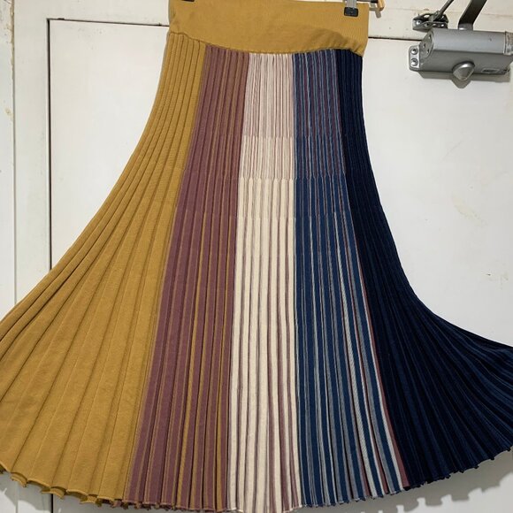 COS Dresses & Skirts - COS KNIT COTTON COLORBLOCK PLEATED SKIRTS SIZE XS/26